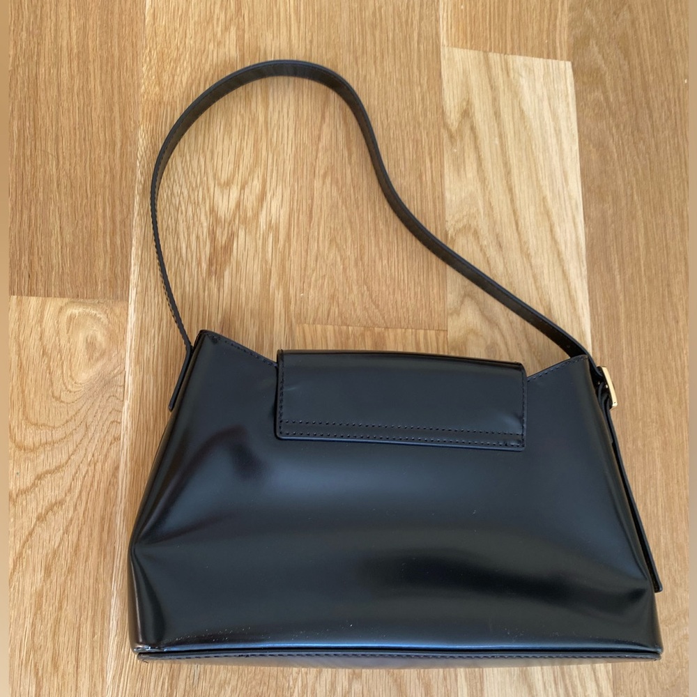 J. Crew Edie Shoulder Bag in Italian Leather. - Picture 3 of 8
